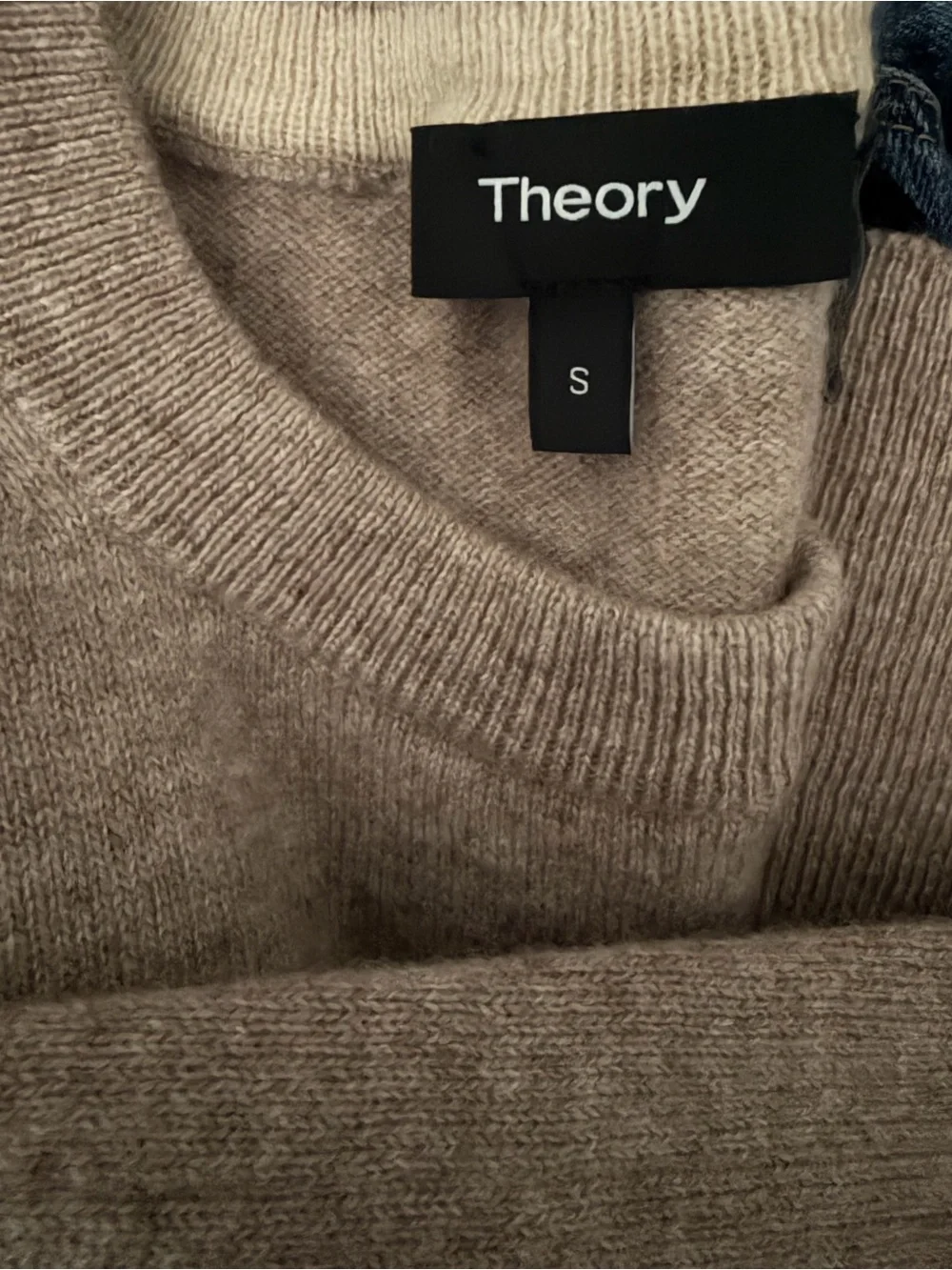 Theory Cashmere Short Sleeve Sweater - Picture 5 of 5